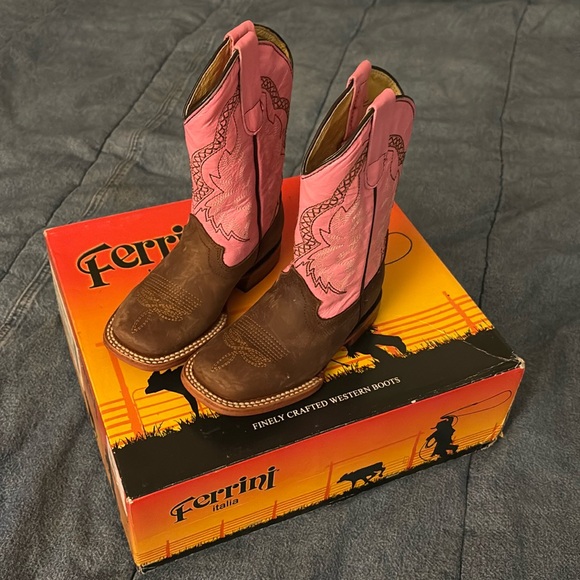 Cowgirl Boots - Picture 1 of 5